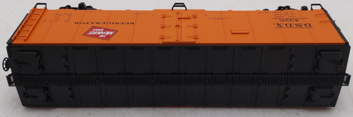 MTH 20-90241F O Milwaukee Road 40' Steel Sided Reefer #4325 EX/Box