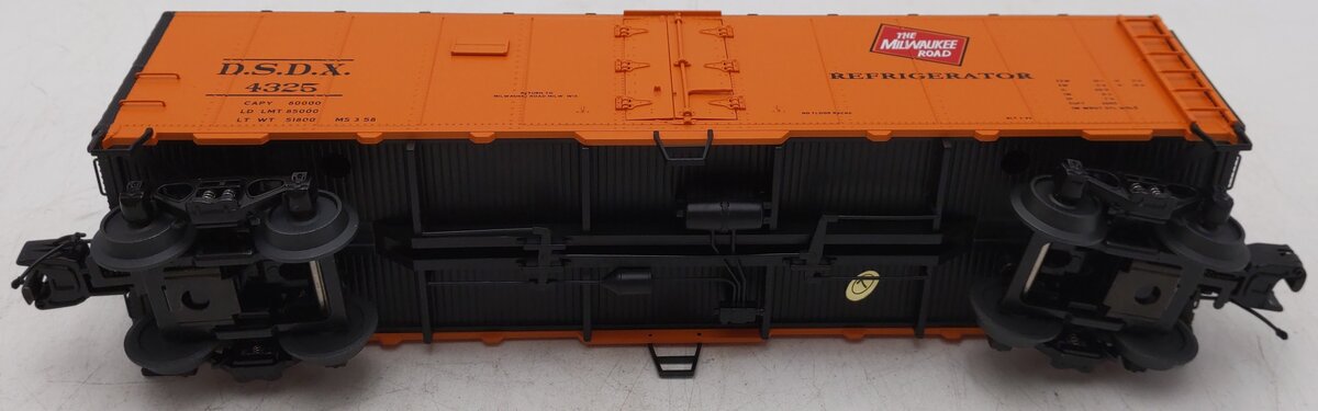 MTH 20-90241F O Milwaukee Road 40' Steel Sided Reefer #4325 EX/Box
