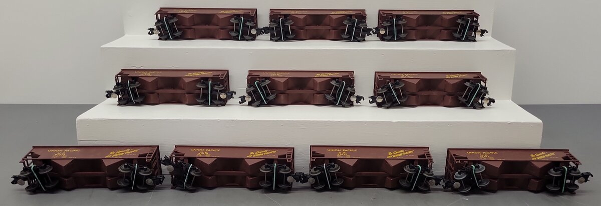 Right-of-Way O Gauge Union Pacific 2 Bay Hopper Cars 10-Car Set VG/Box