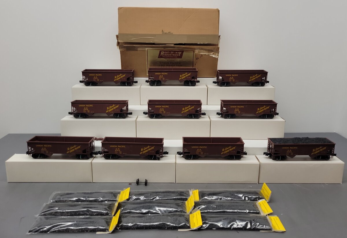 Right-of-Way O Gauge Union Pacific 2 Bay Hopper Cars 10-Car Set VG/Box