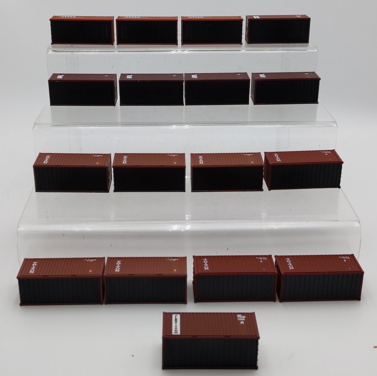 Walthers HO Scale 20' Corrugated Containers #949-8053,933-1768,933-1764 [17] EX