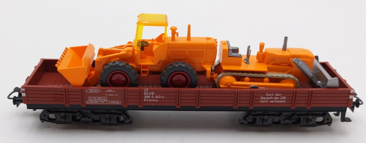 Marklin 4474 HO Scale Flatcar w/ 2 Tractors EX/Box