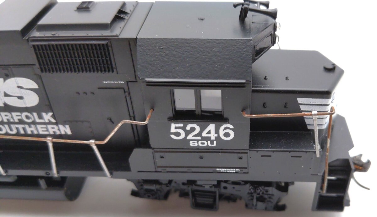 Athearn 4607 HO Scale Norfolk Southern Powered GP38-2 Diesel Locomotive #5246 VG/Box