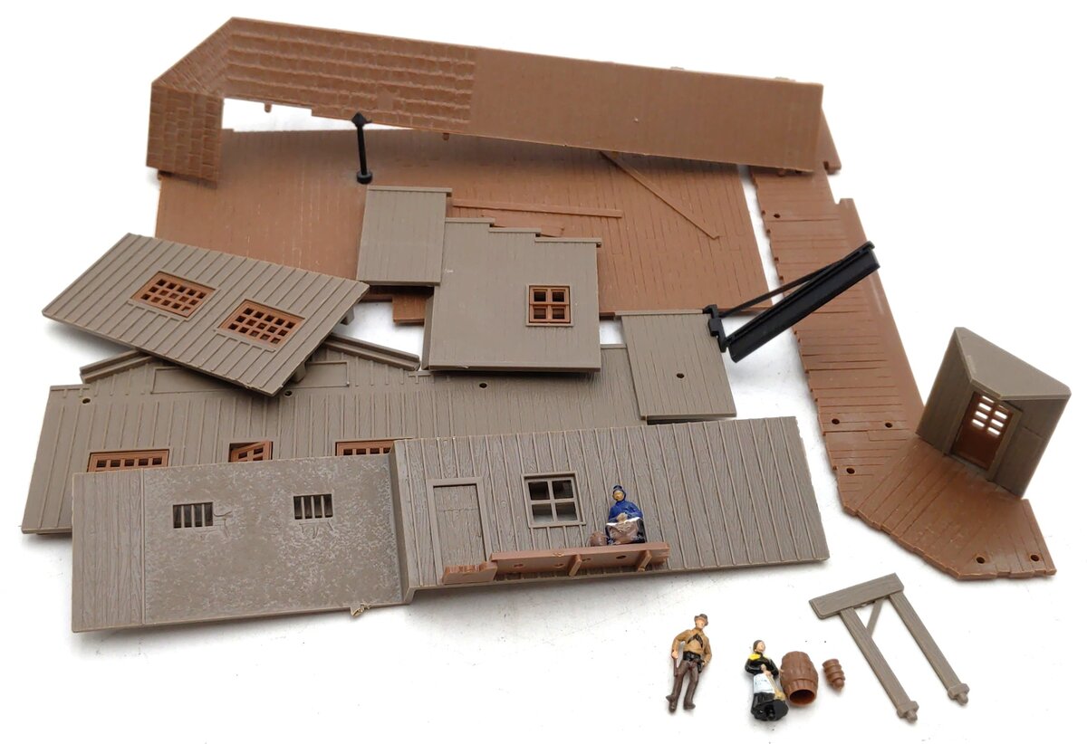 Bachmann 2911 HO Marshall's Office and Restaurant Building Kit Old West EX/Box
