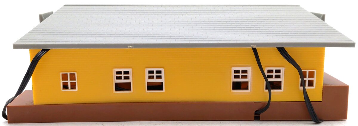 Bachmann 1432 HO Springfield Action Depot w/Workman & Forklift Building Kit EX/Box