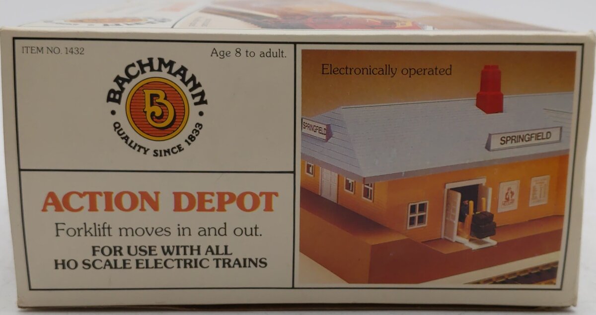 Bachmann 1432 HO Springfield Action Depot w/Workman & Forklift Building Kit EX/Box