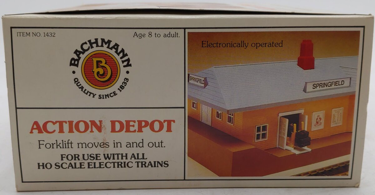 Bachmann 1432 HO Springfield Action Depot w/Workman & Forklift Building Kit EX/Box