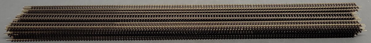 Peco SL-8300 HO North American Style Streamline Code 83 36" Flex Track (31) EX