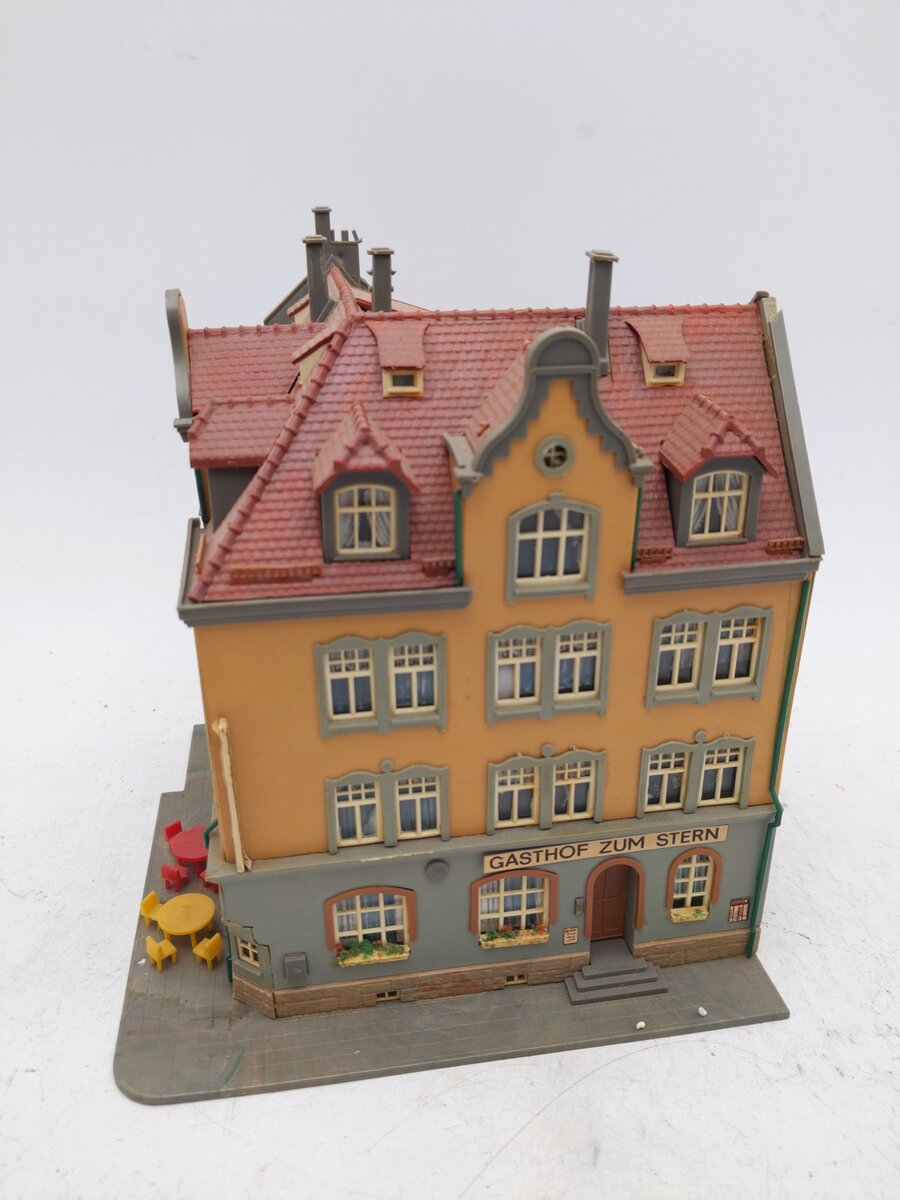Kibri 8350 HO Corner House EX