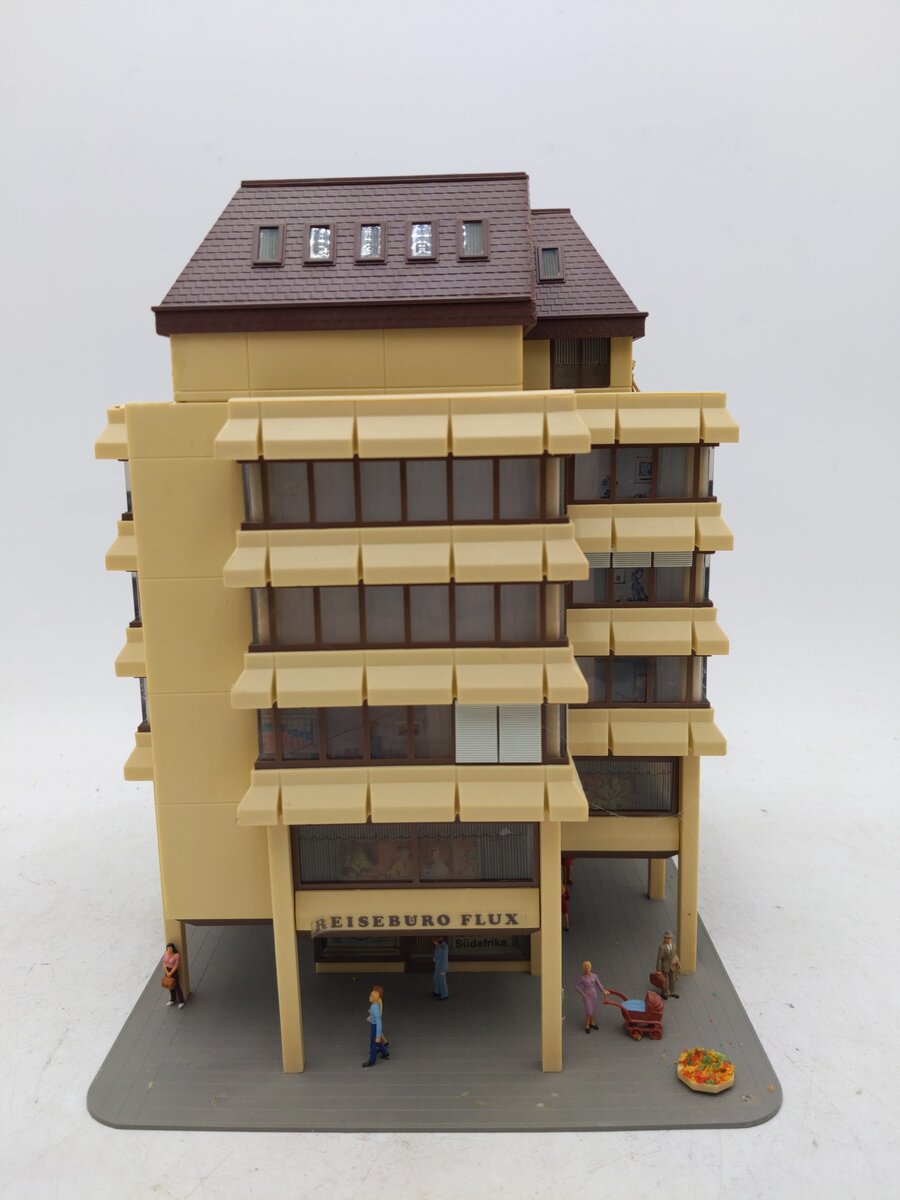 Kibri 8218 HO Scale High Rise Building EX