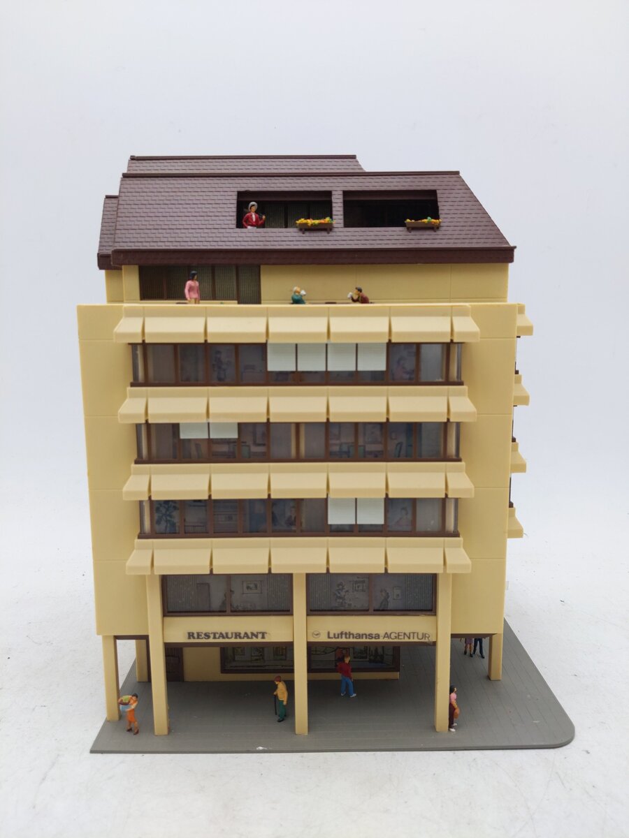 Kibri 8218 HO Scale High Rise Building EX