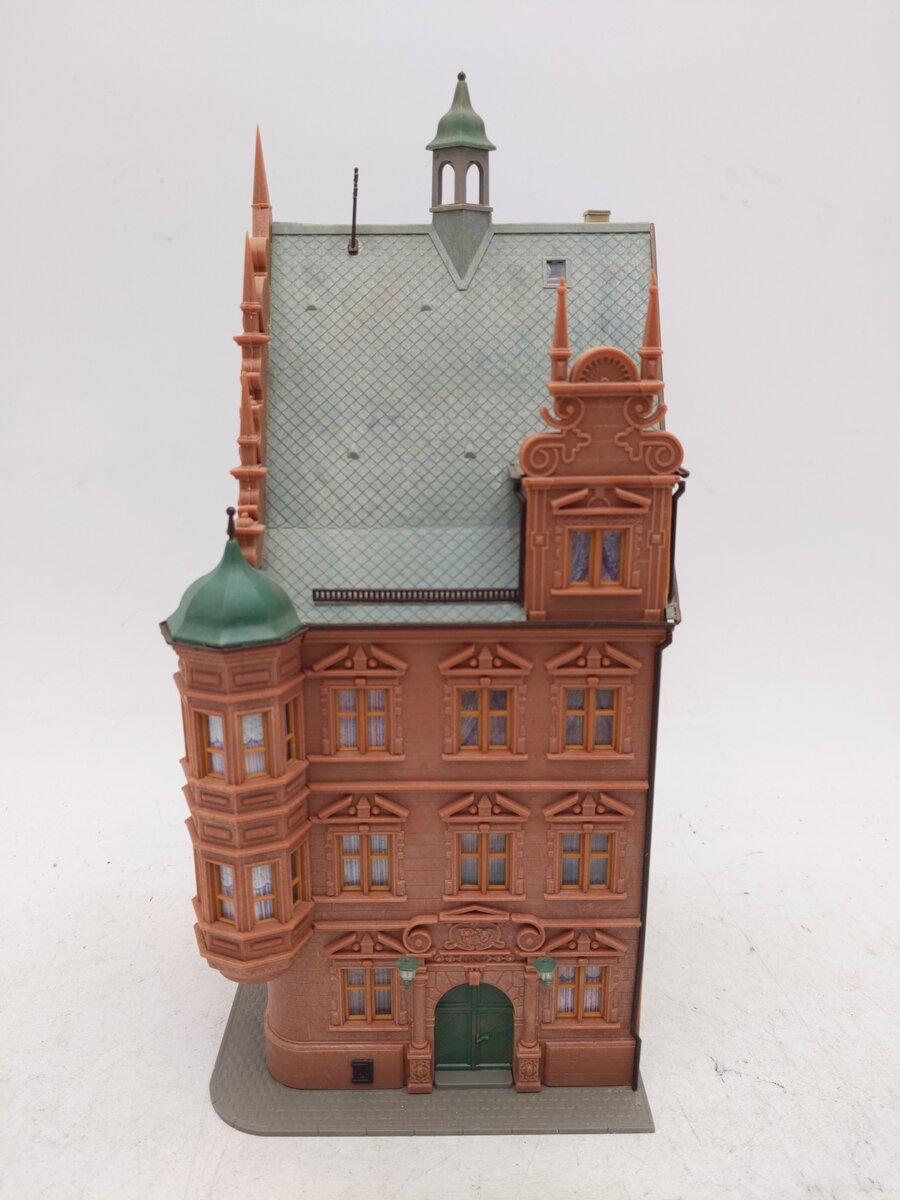 Kibri 38379 HO Scale City Residence Gernsbach - Assembled EX