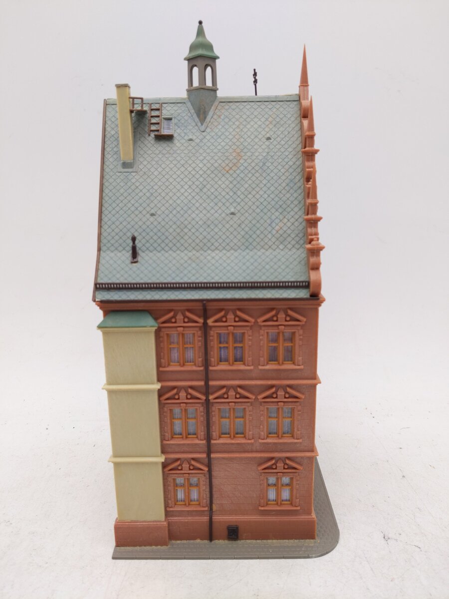 Kibri 38379 HO Scale City Residence Gernsbach - Assembled EX