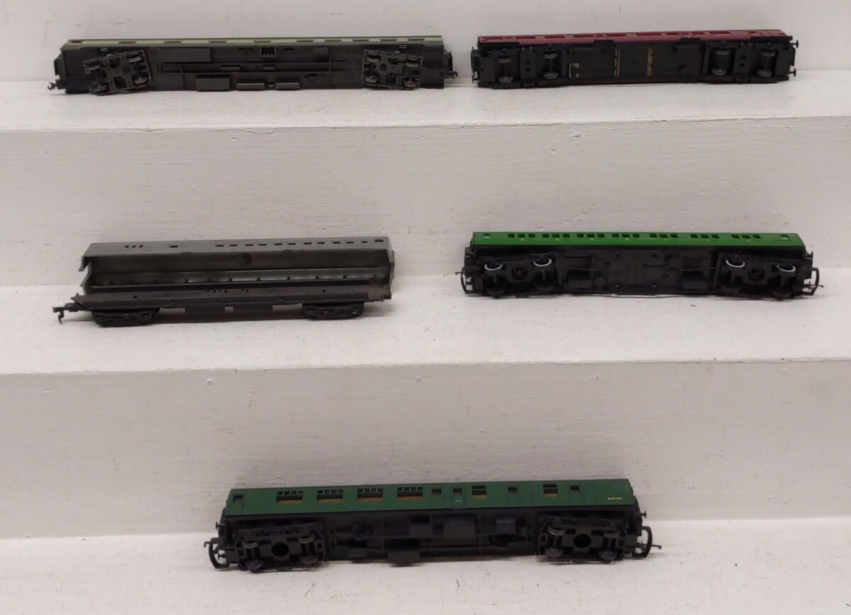 Assorted HO Scale Passenger Cars [5] VG