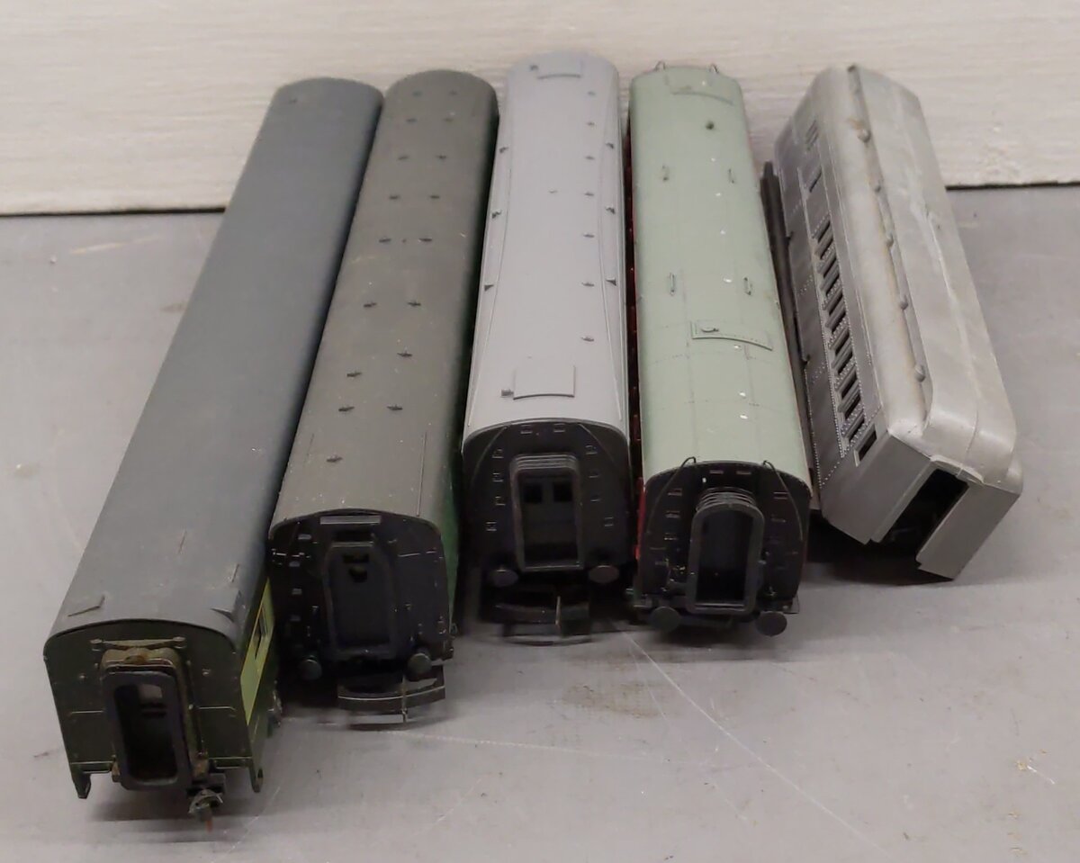Assorted HO Scale Passenger Cars [5] VG