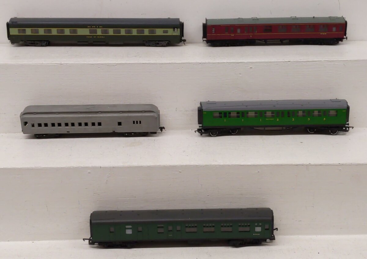 Assorted HO Scale Passenger Cars [5] VG