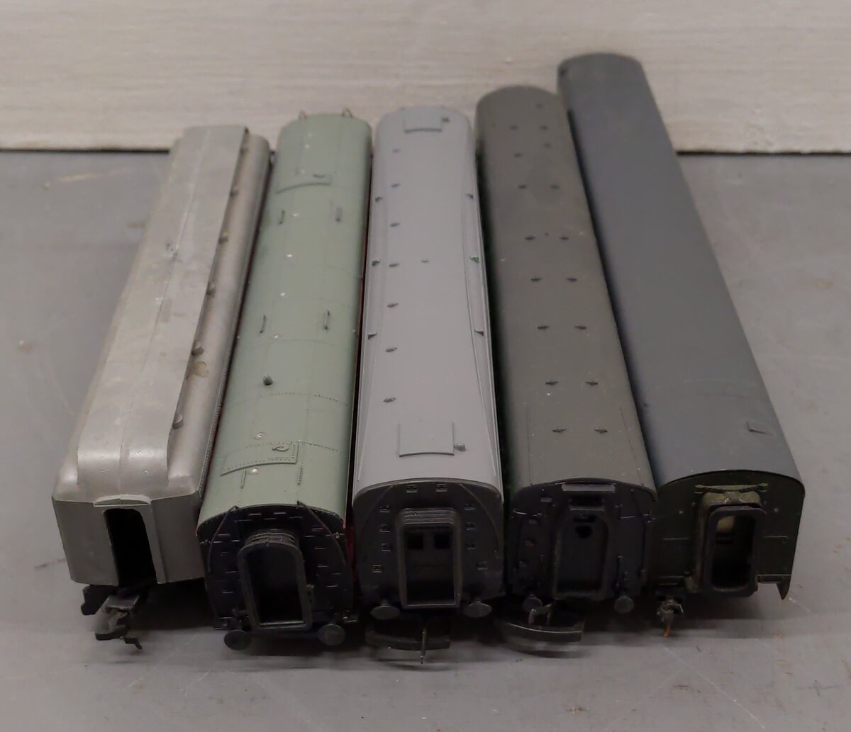 Assorted HO Scale Passenger Cars [5] VG