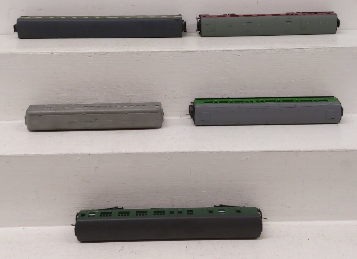 Assorted HO Scale Passenger Cars [5] VG