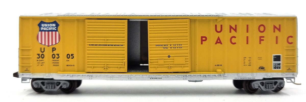 Micro-Trains 03000180 N Union Pacific 50' Double Door Rib Side Boxcar #300305 EX/Box