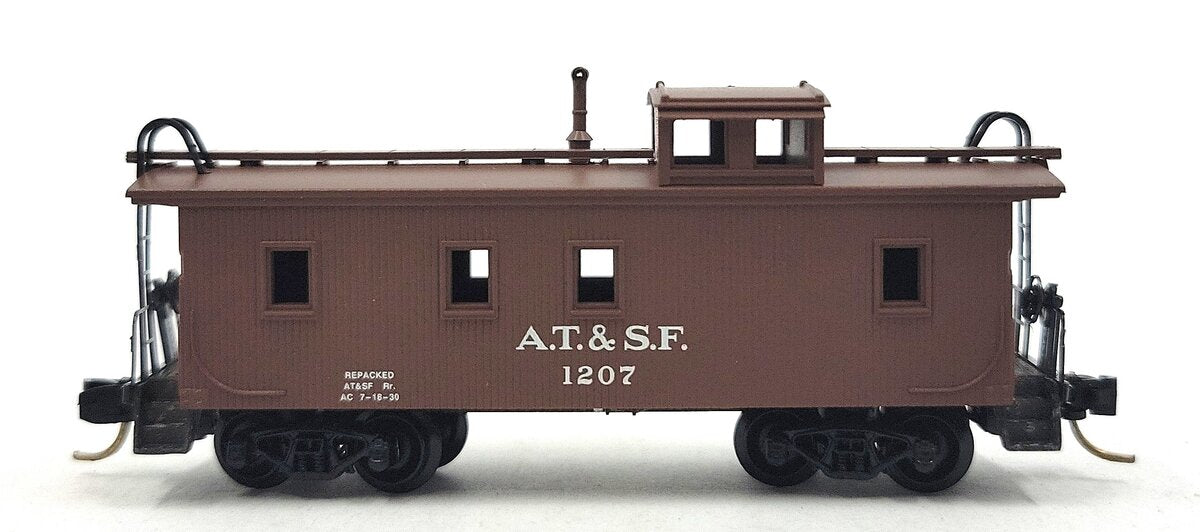 Micro-Trains 05100100 N AT&SF 34' Wood Sheathed Caboose w/Straight Cupola #1207 EX/Box