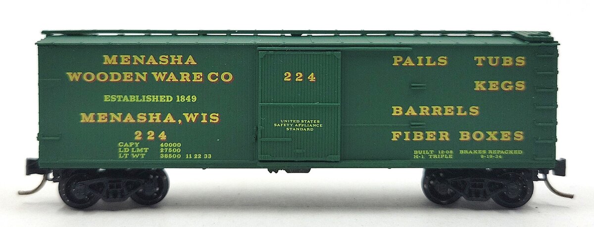 Micro-Trains 04200040 N Menasha Woodenware 40' Double Sheathed Boxcar #224 EX/Box