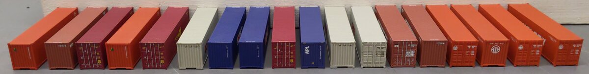 Walthers HO Corrugated Containers #933-2062,933-2057,949-8253,949-8251 [18] EX