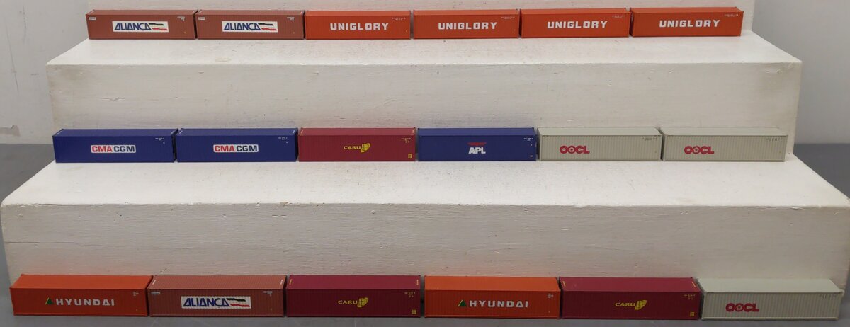 Walthers HO Corrugated Containers #933-2062,933-2057,949-8253,949-8251 [18] EX
