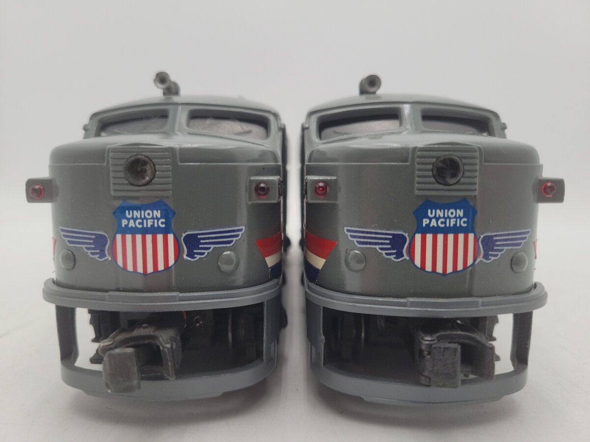Lionel Vintage O CUSTOM AA Diesel Locomotives #203