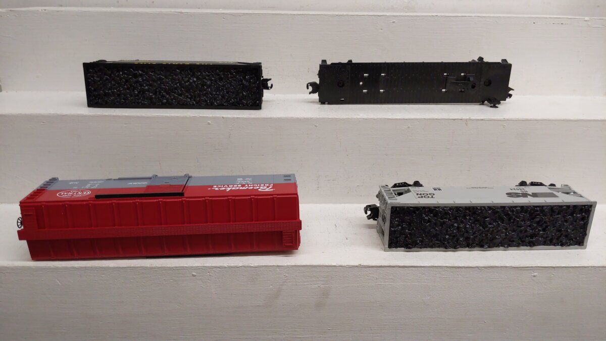 Lionel & Others O Gauge Train Cars [4] EX
