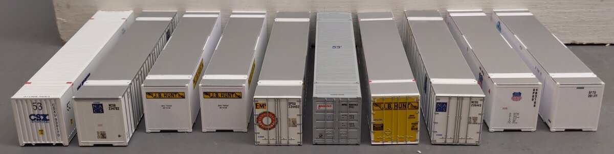 Walthers HO Scale 48'/53' Smooth & Corrugated Containers [10] EX