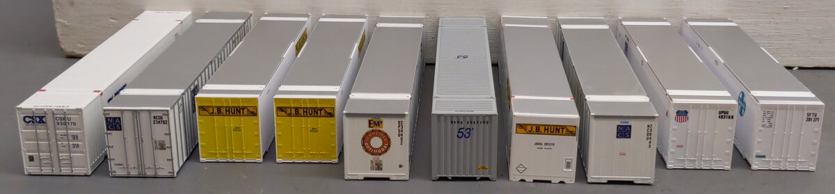 Walthers HO Scale 48'/53' Smooth & Corrugated Containers [10] EX
