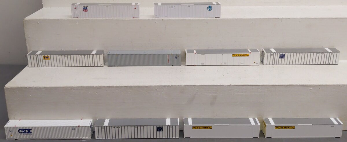 Walthers HO Scale 48'/53' Smooth & Corrugated Containers [10] EX