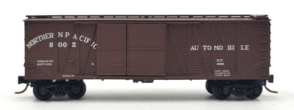 Micro-Trains 02900030 N NP 40' 1&1/2 Door Outside Braced Boxcar #8002 EX/Box