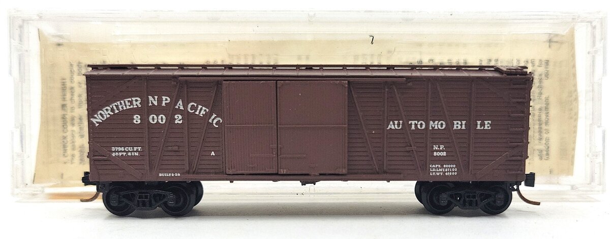 Micro-Trains 02900030 N NP 40' 1&1/2 Door Outside Braced Boxcar #8002 EX/Box