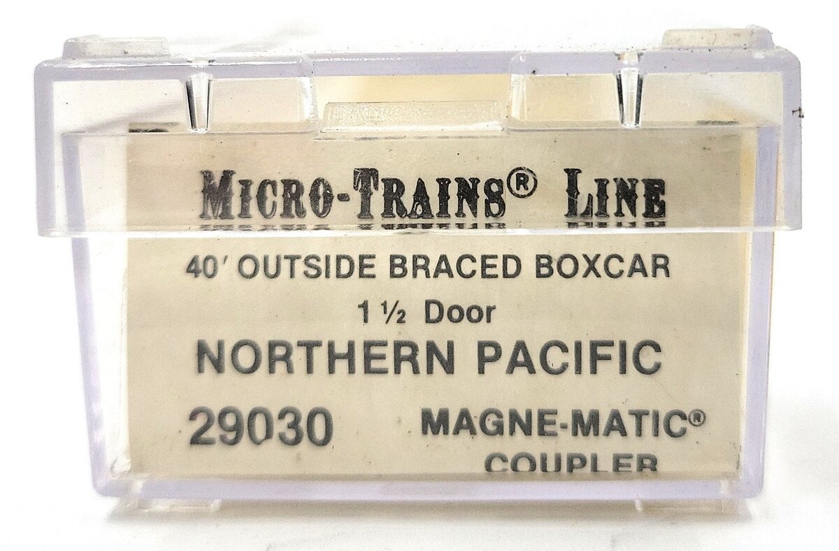 Micro-Trains 02900030 N NP 40' 1&1/2 Door Outside Braced Boxcar #8002 EX/Box