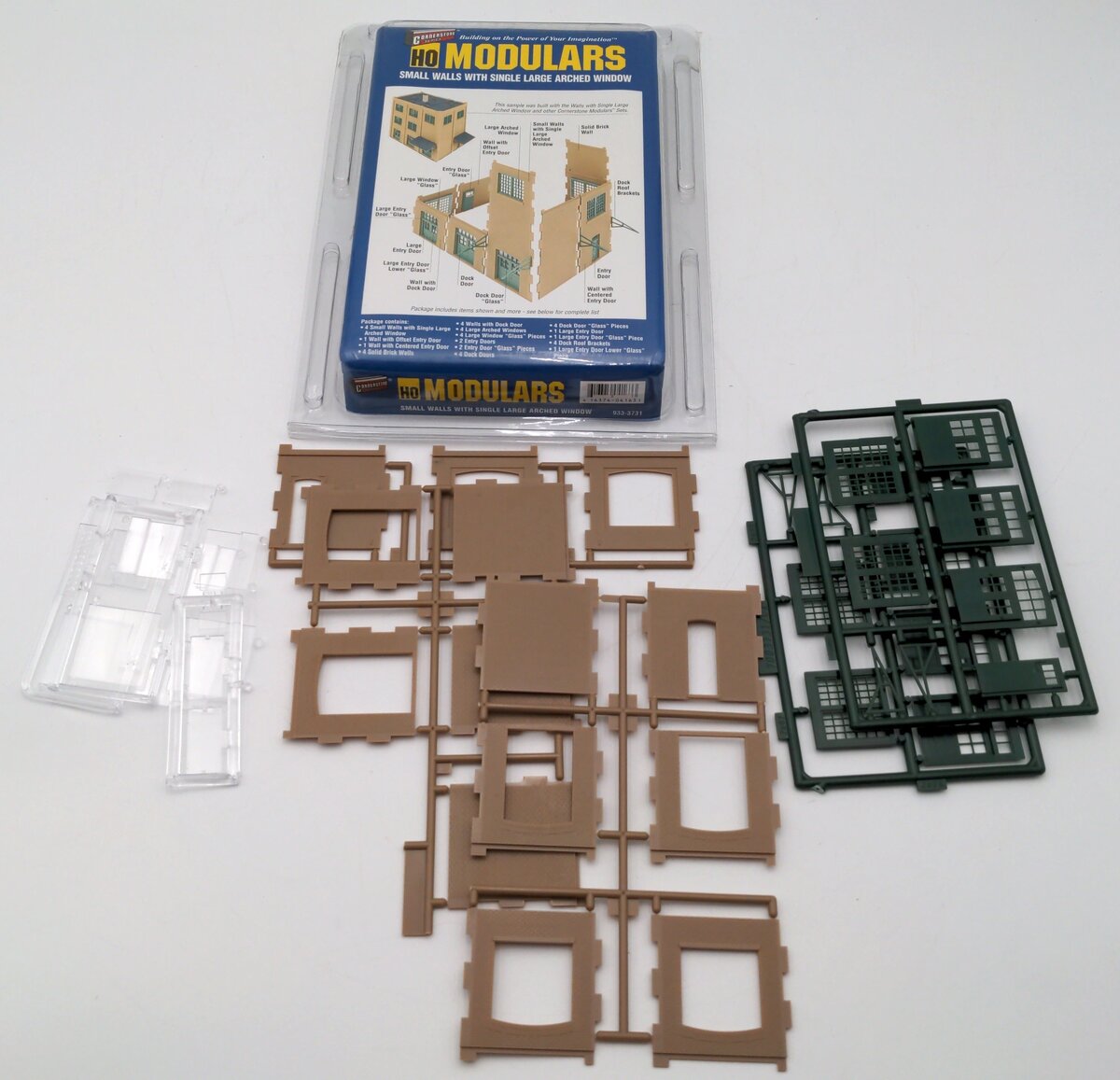 Walthers 933-3731 HO Cornerstone Modulars Small Walls w/Single Large Window NIB