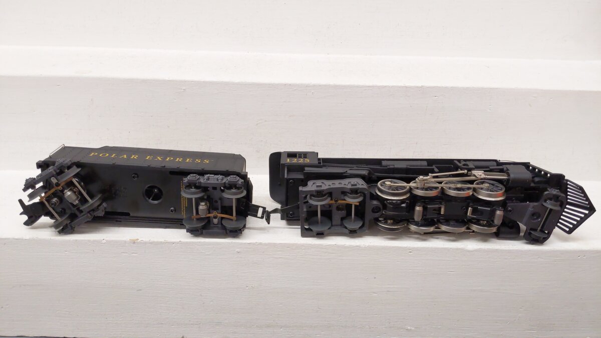 Lionel 6-28649 O Polar Express 2-8-4 Berkshire Steam Locomotive & Tender #1225 EX/Box