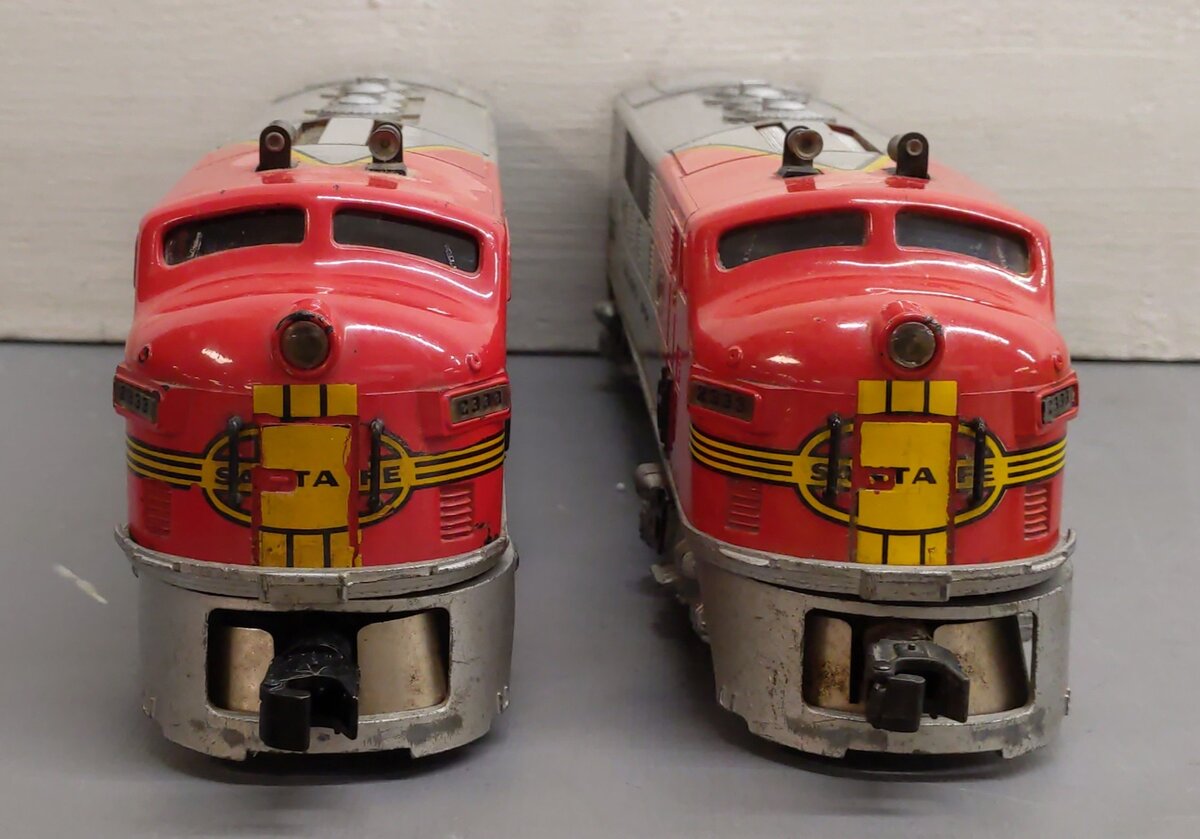 Lionel 2333 Vintage O Santa Fe F3 AA Diesel Set VG