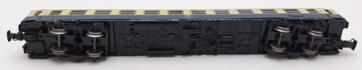Marklin 4092 HO Deutsche Bahn 2nd Class Express Passenger Car EX/Box