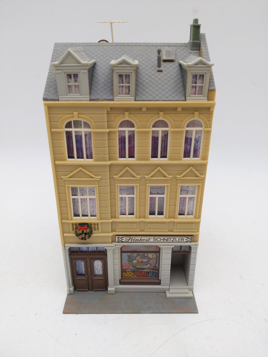 Kibri 39103 HO Scale Townhouse with Studio in Bonn EX
