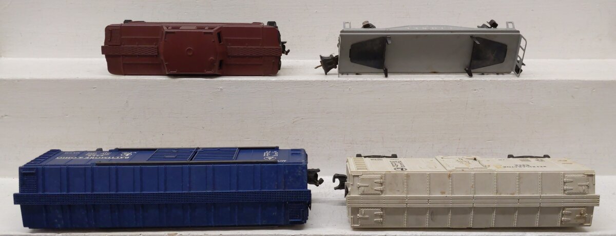 Lionel Vintage O Gauge Freight Cars: 6437, 6468, 6472, 6121 [4] EX