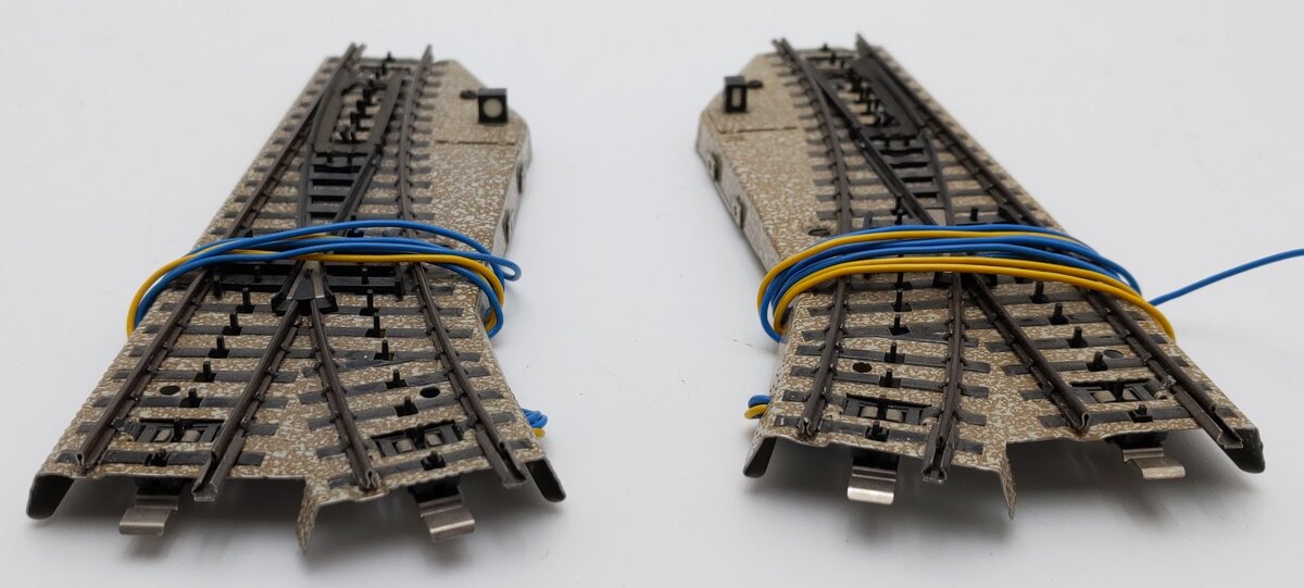 Marklin 5202 HO Scale Left & Right Remote Switch Pair EX