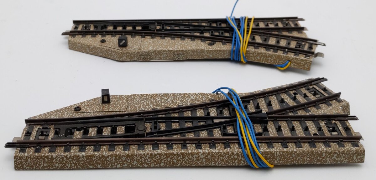 Marklin 5202 HO Scale Left & Right Remote Switch Pair EX