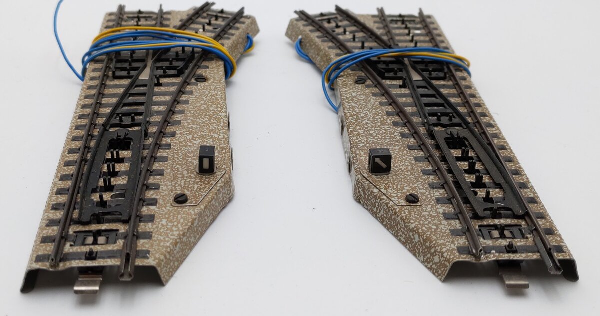 Marklin 5202 HO Scale Left & Right Remote Switch Pair EX