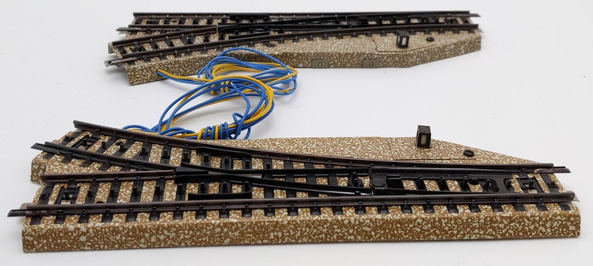 Marklin 5202 HO Scale Left & Right Remote Switch Pair EX/Box