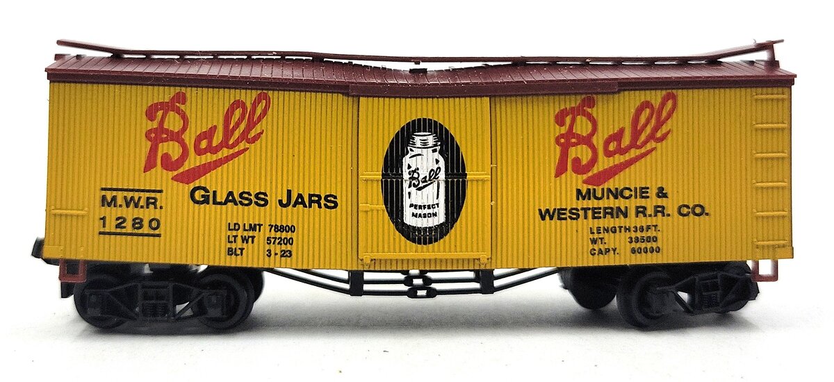 Roundhouse 8755 N Scale Ball Glass Jar Billboard Boxcar #1280 VG/Box