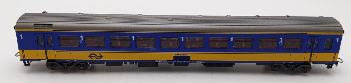 Marklin 4164 HO 1nd Class Intercity Passenger Car W/ Interior #50 84 10-70 672-7 EX/Box