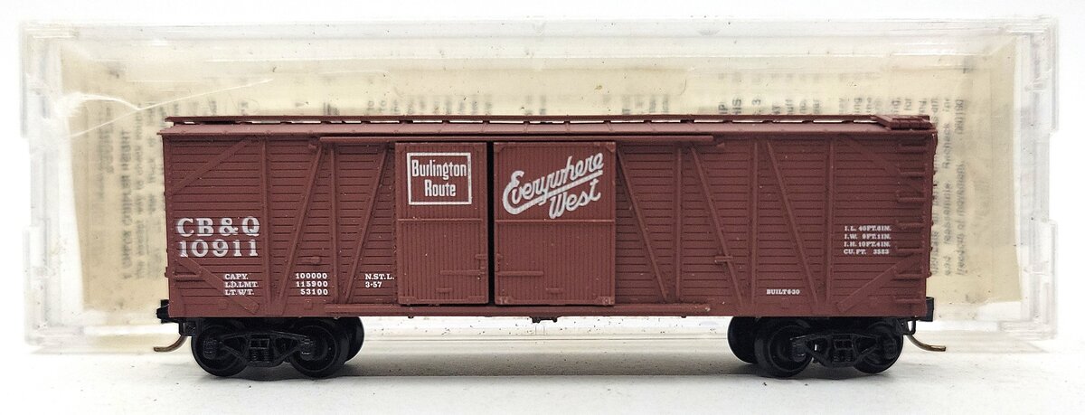 Micro-Trains 02900060 N CB&Q 40' 1&1/2 Door Outside Braced Boxcar #10911 EX/Box