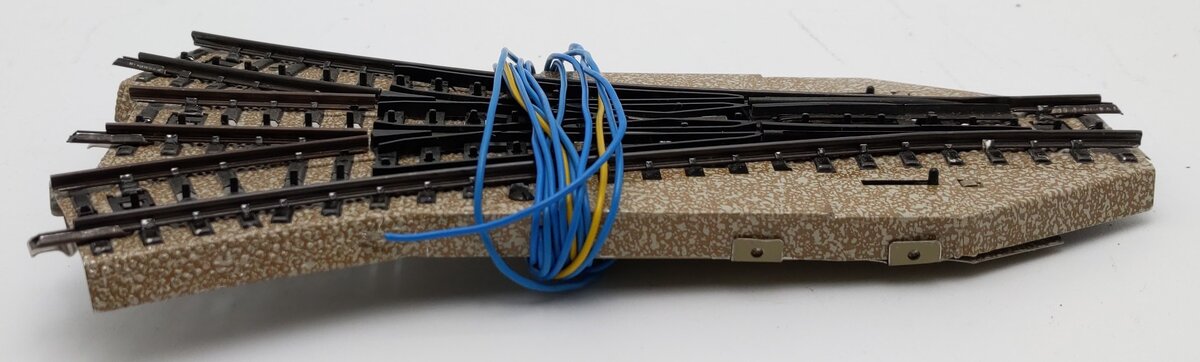 Marklin 5214 HO Remote Symmetrical 3-Way Switch Turnout EX