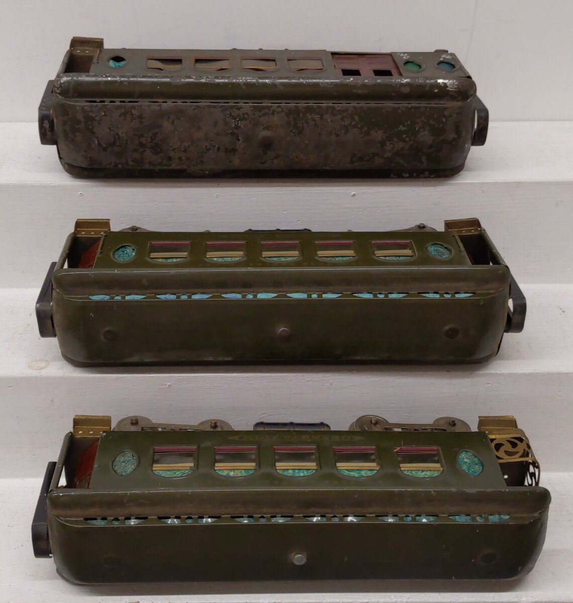 Lionel Vintage Standard Gauge NYC Passenger Cars [3]